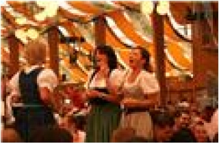 Uống bia tại Oktoberfest_5