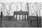"Viên gạch đầu tiên" trong bức tường Berlin