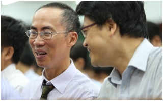 Huy chương to&aacute;n quốc tế đang l&agrave;m g&igrave;, ở đ&acirc;u?_5