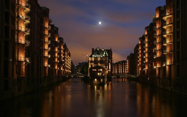 Những địa điểm nhất định phải ghé thăm khi tới Hamburg - 1