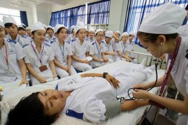 Sang Đức làm điều dưỡng lương khủng không hề dễ dàng - 0