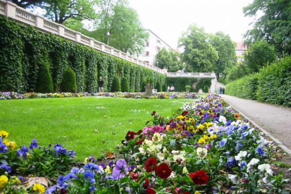 10 địa điểm khiến Berlin hiện lên với vẻ đẹp khác lạ - 6 10 địa điểm khiến Berlin hiện lên với vẻ đẹp khác lạ - 6