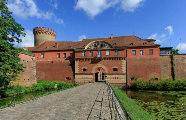 10 địa điểm khiến Berlin hiện lên với vẻ đẹp khác lạ - 8 10 địa điểm khiến Berlin hiện lên với vẻ đẹp khác lạ - 8