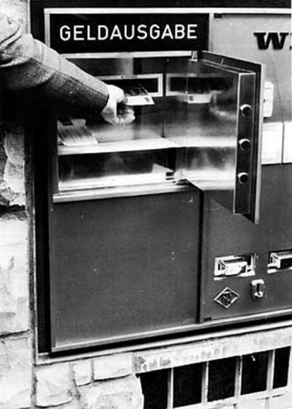 Cách đây 50 năm, ở Đức đã có máy ATM rút tiền - 0 Cách đây 50 năm, ở Đức đã có máy ATM rút tiền - 0