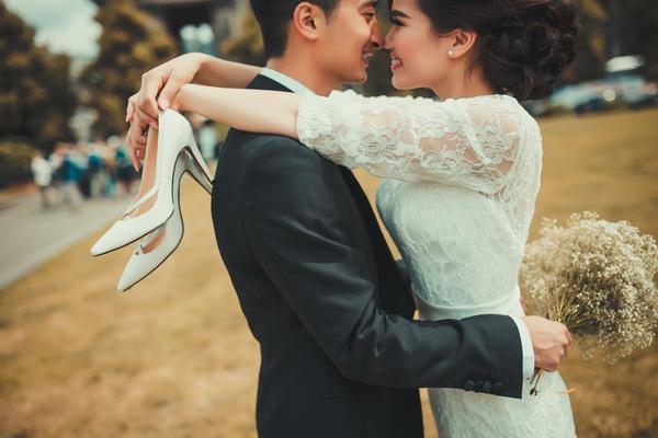 Một nước Đức lãng mạn đến khác lạ qua ảnh cưới “yêu nhau tại Berlin” của cặp đôi Việt kiều - 13 Một nước Đức lãng mạn đến khác lạ qua ảnh cưới “yêu nhau tại Berlin” của cặp đôi Việt kiều - 13