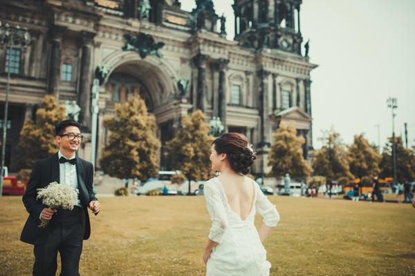 Một nước Đức lãng mạn đến khác lạ qua ảnh cưới “yêu nhau tại Berlin” của cặp đôi Việt kiều - 14 Một nước Đức lãng mạn đến khác lạ qua ảnh cưới “yêu nhau tại Berlin” của cặp đôi Việt kiều - 14