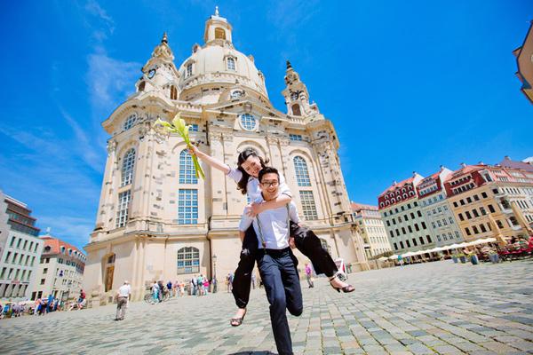 Một nước Đức lãng mạn đến khác lạ qua ảnh cưới “yêu nhau tại Berlin” của cặp đôi Việt kiều - 16 Một nước Đức lãng mạn đến khác lạ qua ảnh cưới “yêu nhau tại Berlin” của cặp đôi Việt kiều - 16