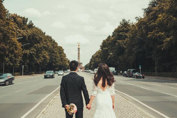 Một nước Đức lãng mạn đến khác lạ qua ảnh cưới “yêu nhau tại Berlin” của cặp đôi Việt kiều - 4 Một nước Đức lãng mạn đến khác lạ qua ảnh cưới “yêu nhau tại Berlin” của cặp đôi Việt kiều - 4