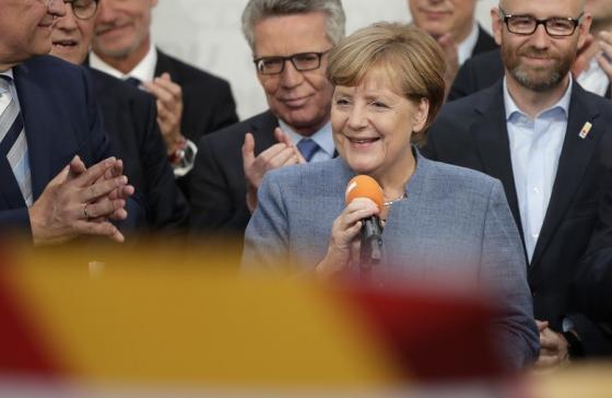 Angela Merkel - Bà đầm “thép” nước Đức